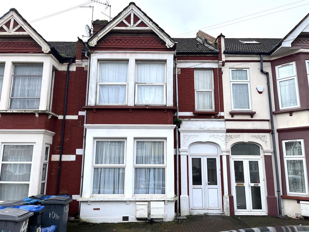 Property photo 1 of 8 Outside