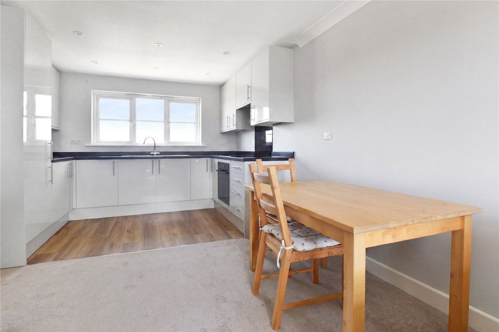 Property photo 3 of 11 Kitchen Diner Area