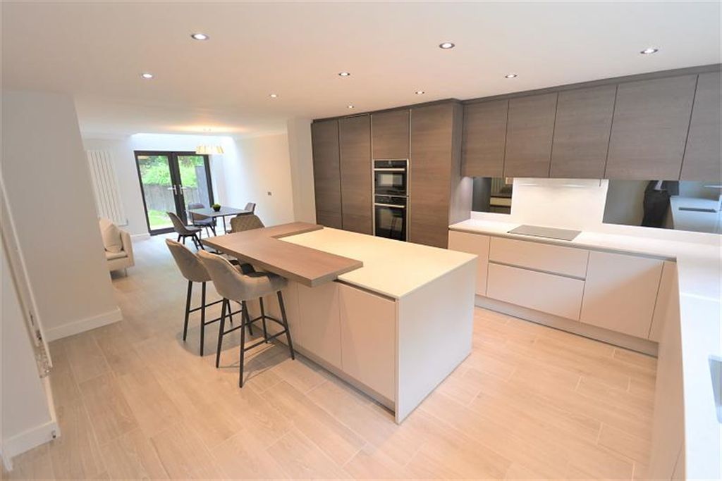 Property photo 2 of 13 Kitchen Breakfast Room