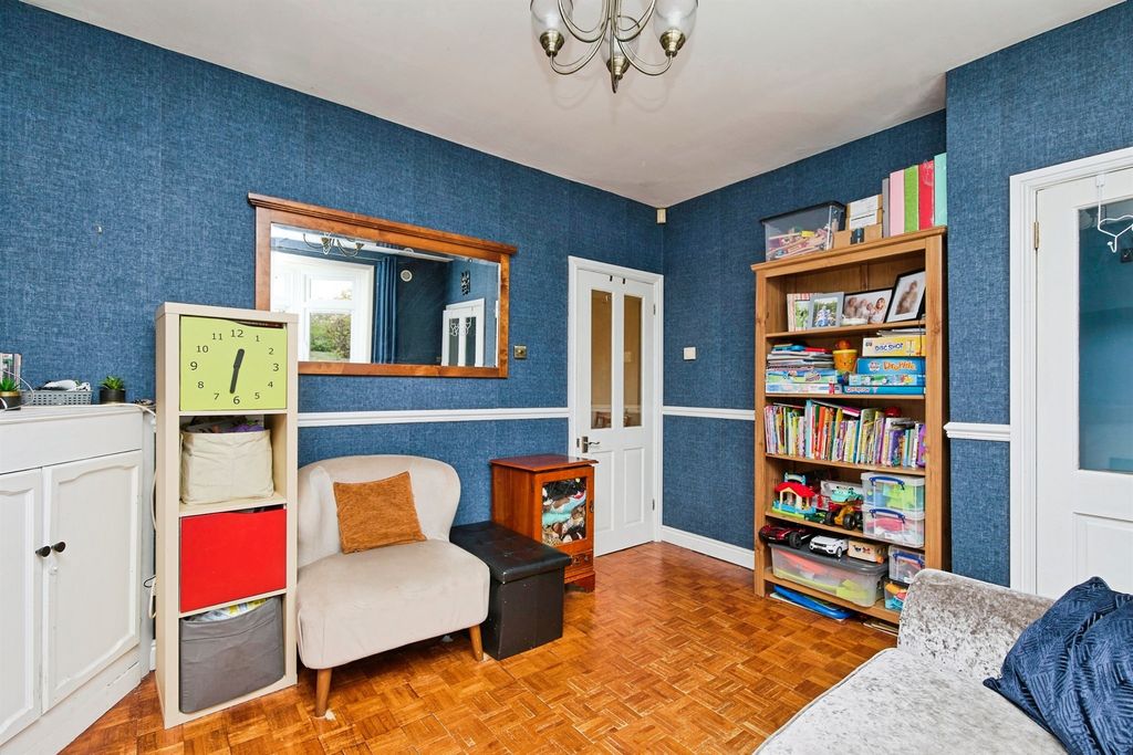 Property photo 3 of 17