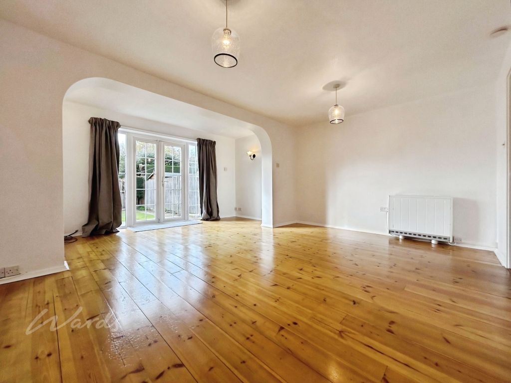 Property photo 2 of 12 Lounge