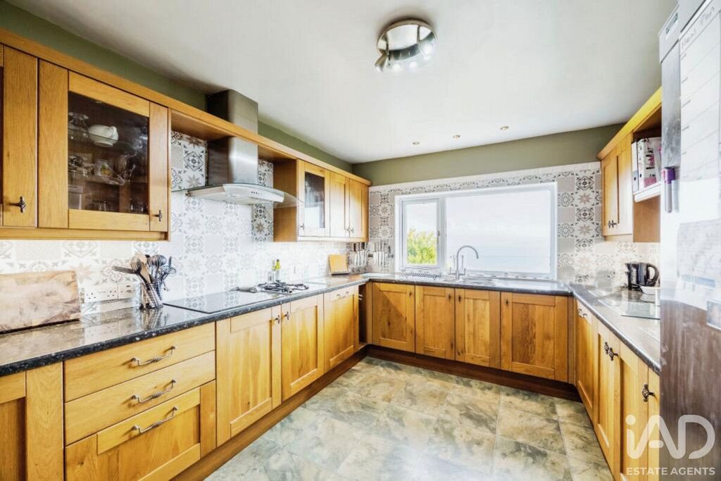 Property photo 3 of 47