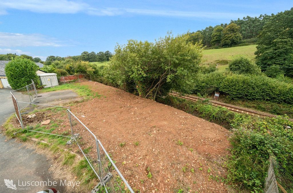 Property photo 2 of 9