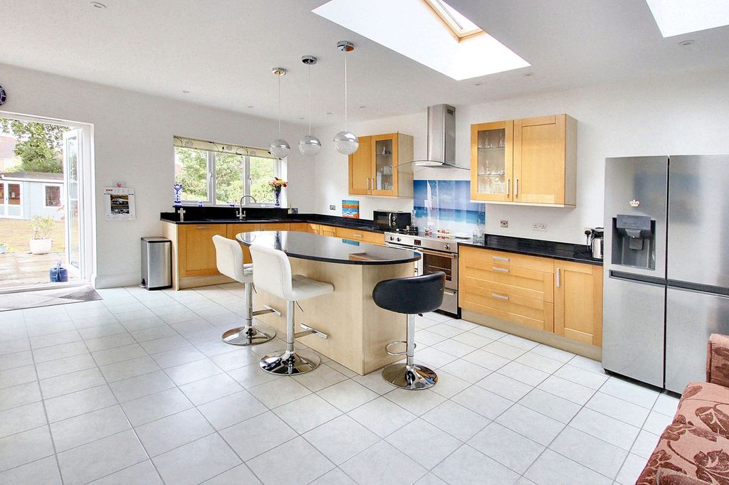 Property photo 2 of 17