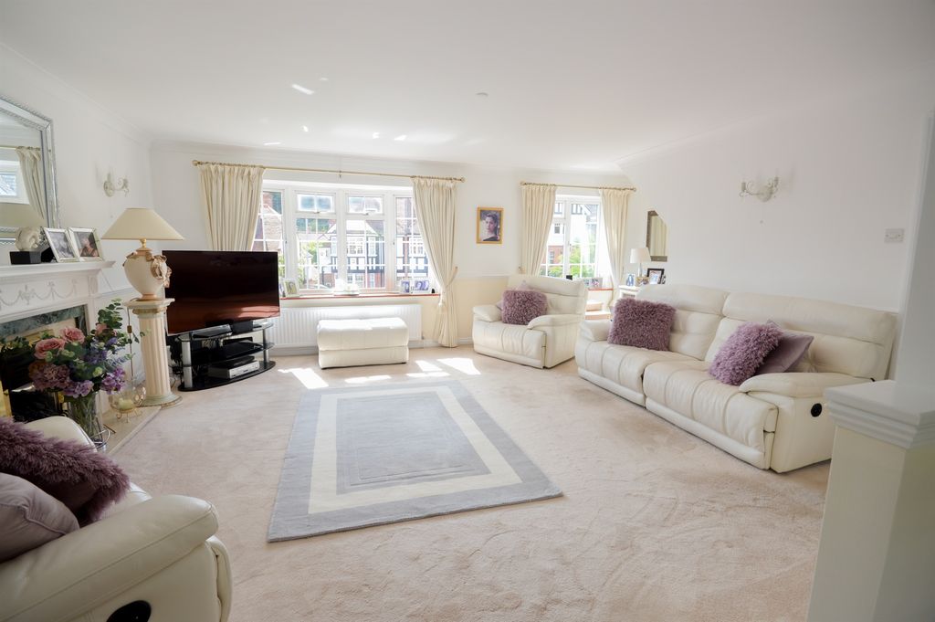 Property photo 3 of 22