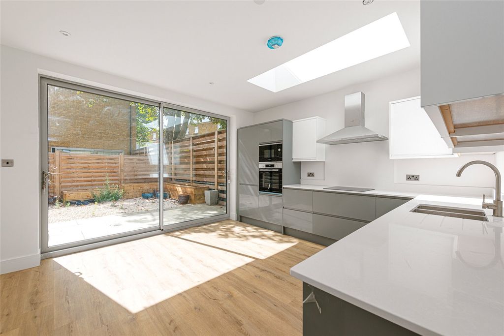 Property photo 1 of 30 Picture No. 38