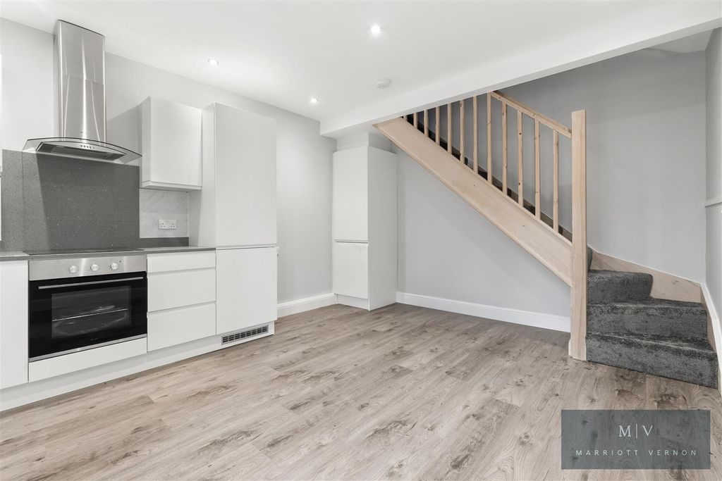 Property photo 1 of 11 Brighton Road 305-309 2 MV-3.Jpg