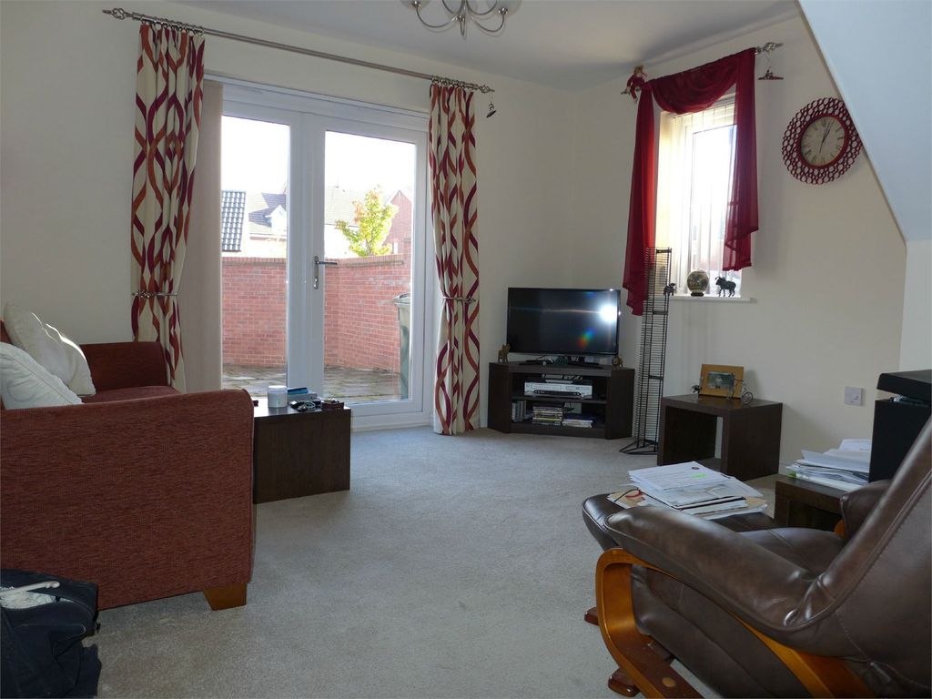 Property photo 3 of 10 Photograph 3