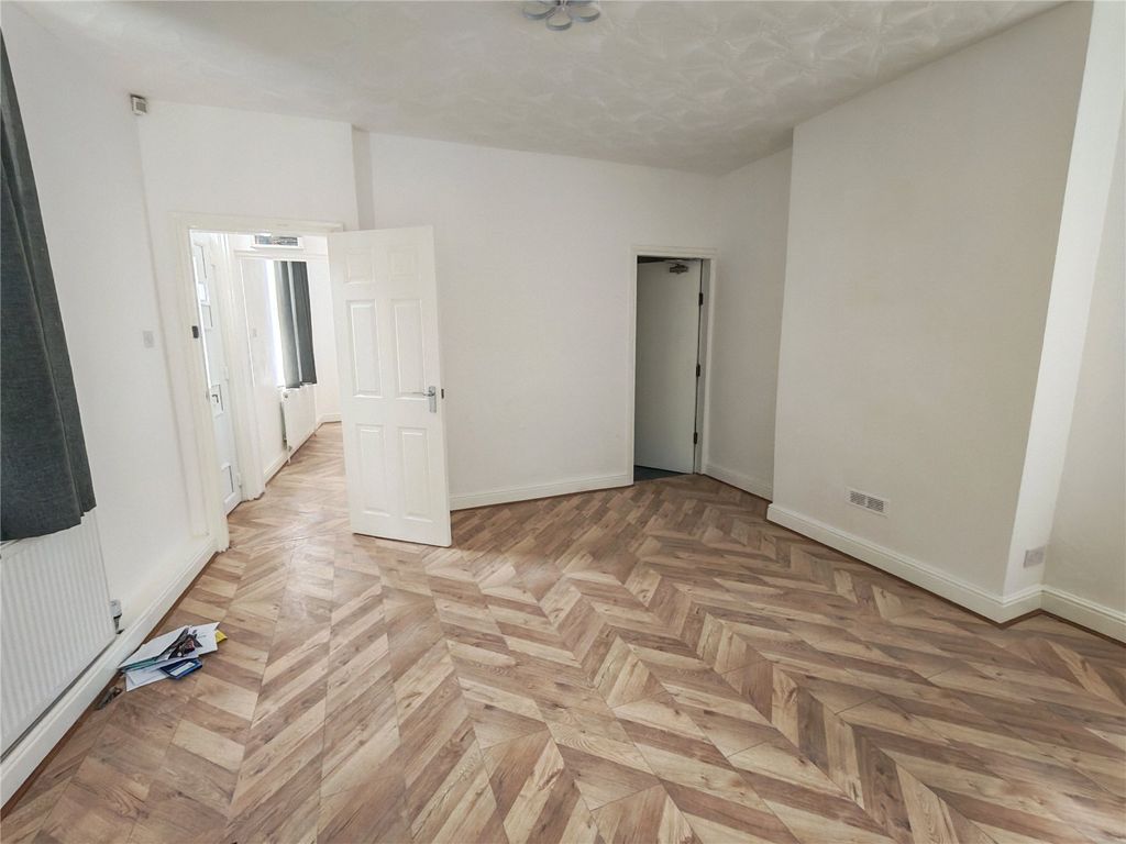 Property photo 2 of 13 Picture No. 05