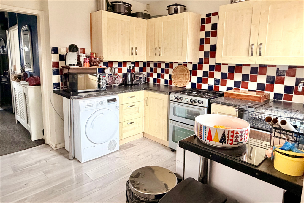 Property photo 3 of 26 Kitchen