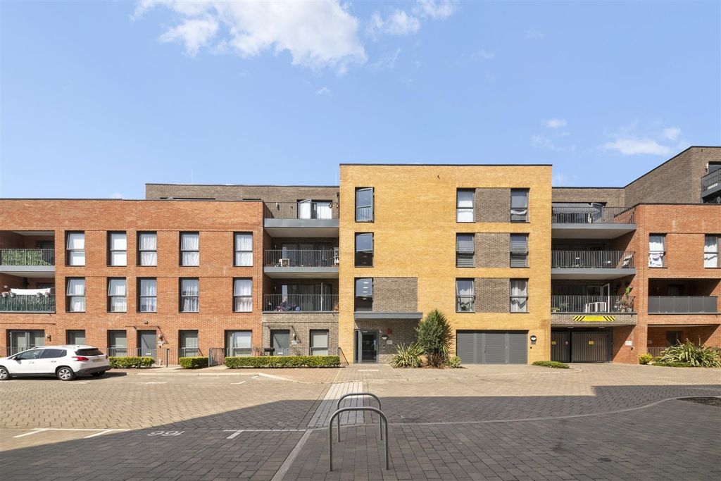 Property photo 2 of 12