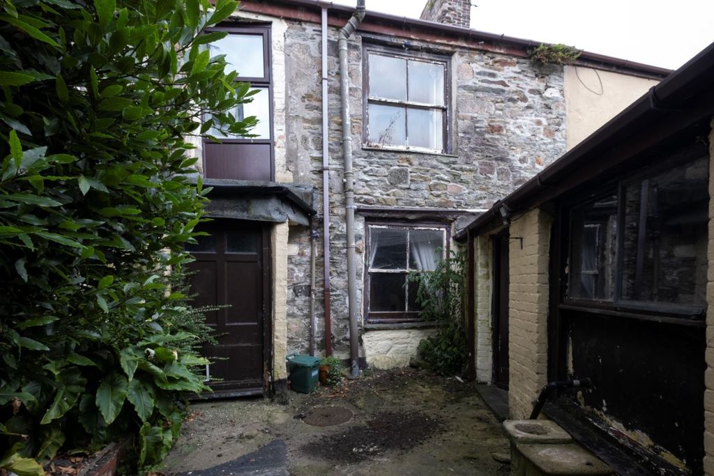 Property photo 1 of 26