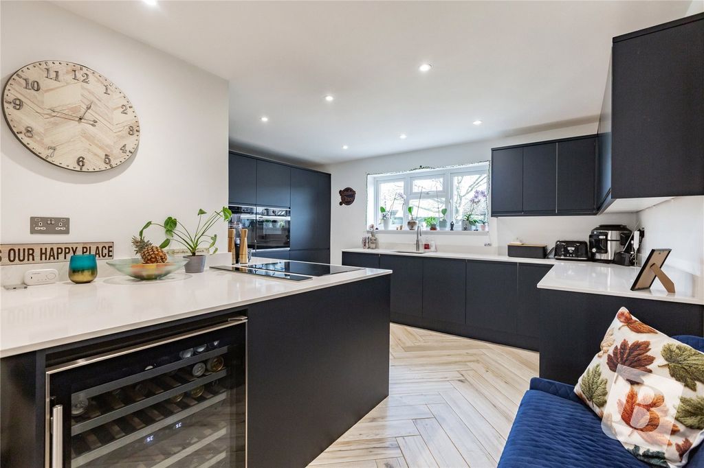 Property photo 2 of 22 Kitchen