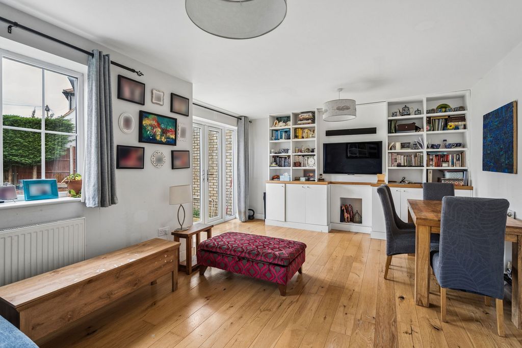 Property photo 2 of 17