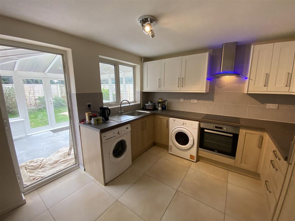 Property photo 2 of 15 Kitchen