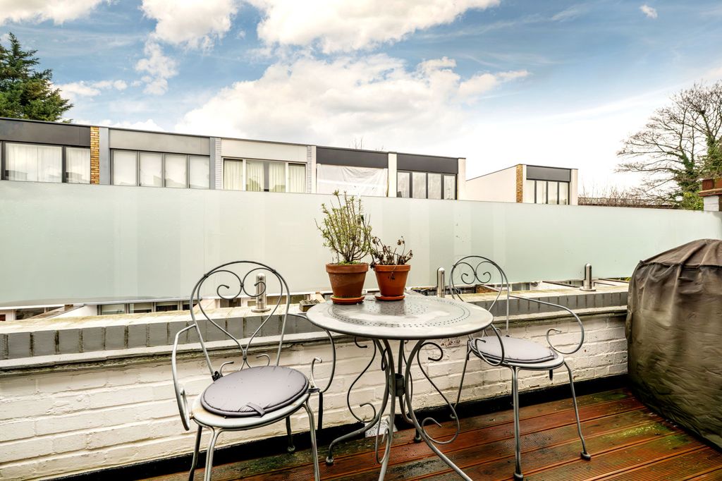 Property photo 3 of 15 Picture No. 12