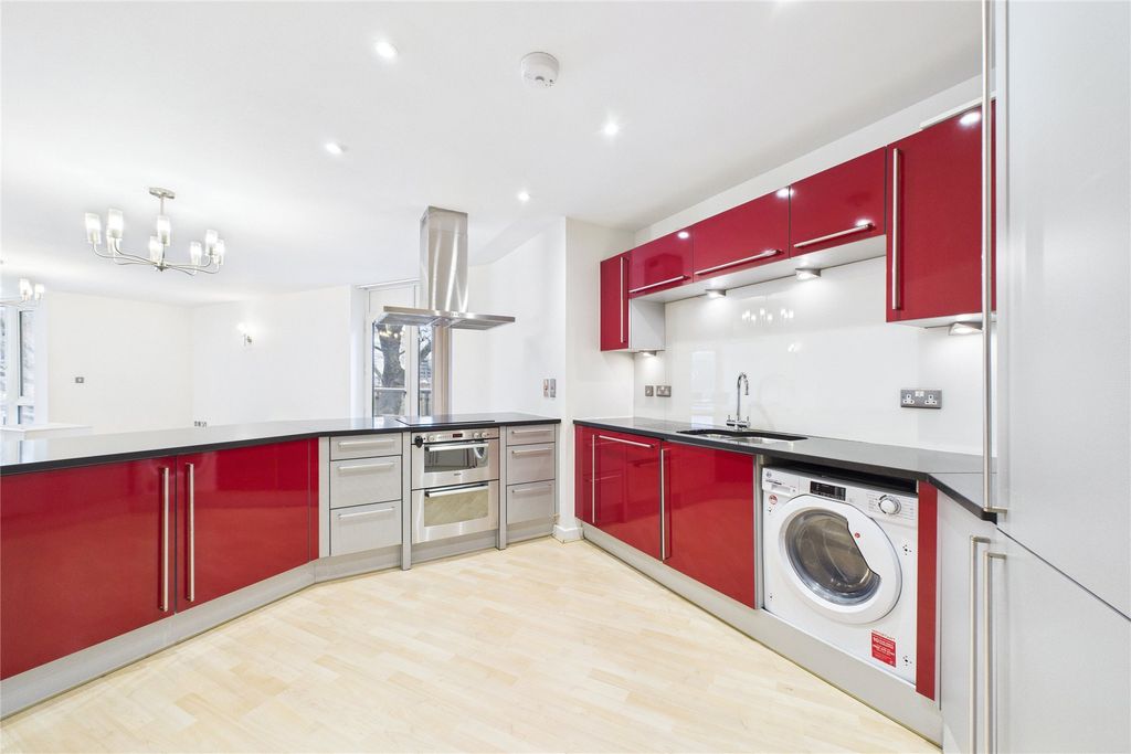 Property photo 2 of 9 Picture No. 31