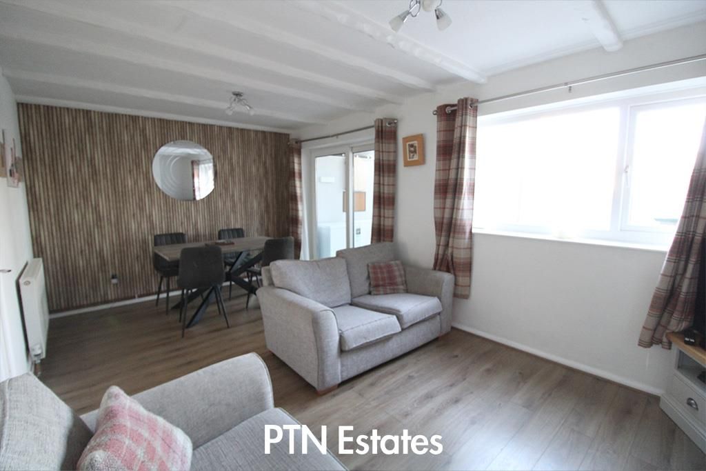 Property photo 3 of 13 Lounge 2 .Jpg