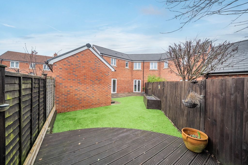 Property photo 2 of 27