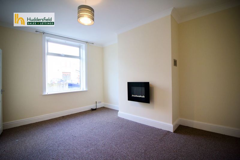 Property photo 1 of 12 Livingroom1