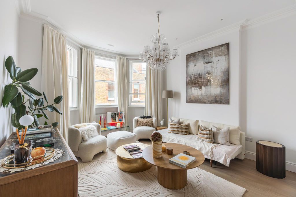 Property photo 2 of 18 Image