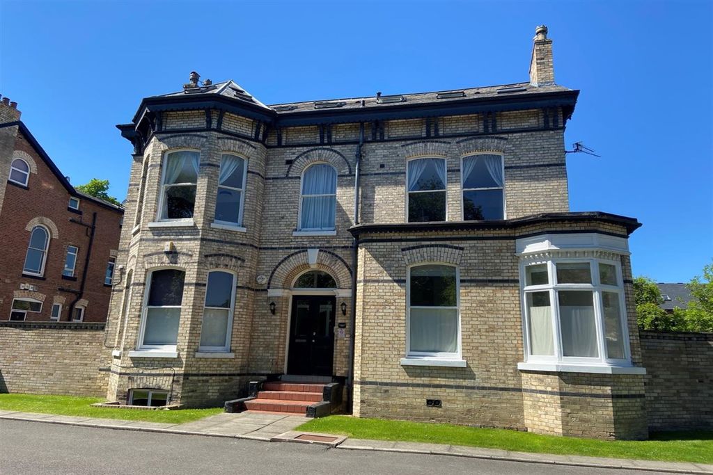 Property photo 1 of 12 (Main)