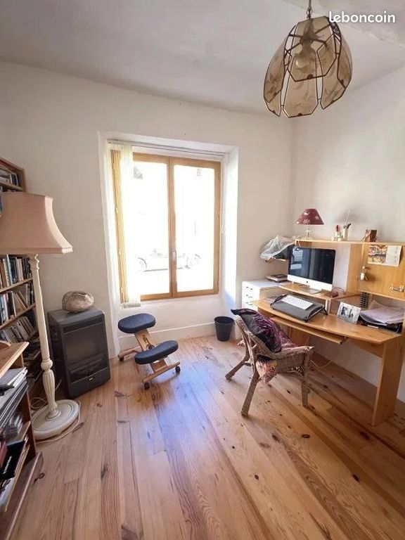 Property photo 2 of 27