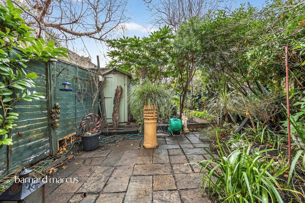 Property photo 2 of 10