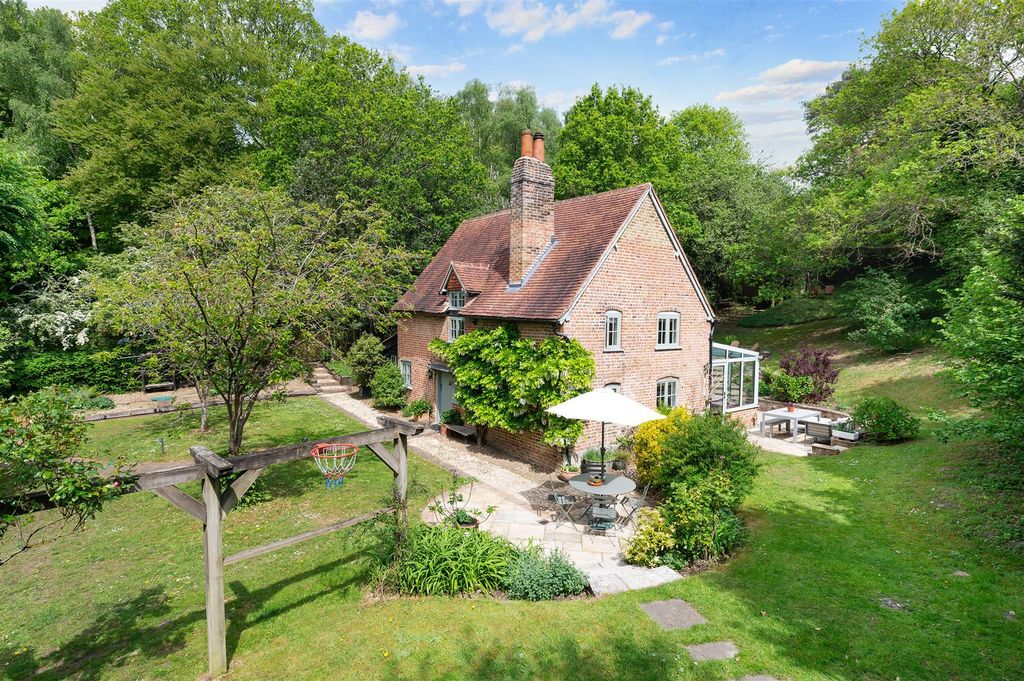 Property photo 1 of 33 Vine Cotage (25).Jpg