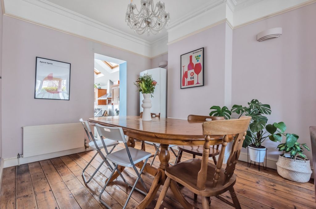 Property photo 3 of 13 816375 (4)