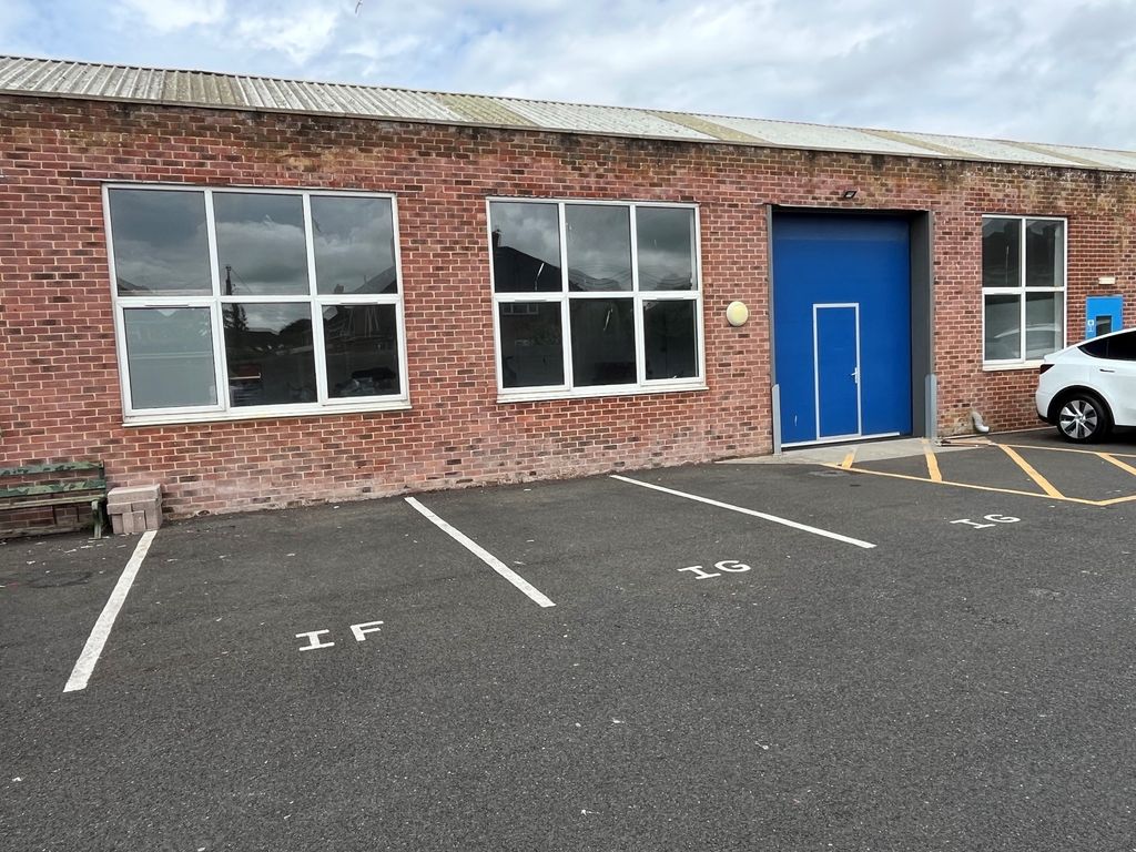 Property photo 1 of 3
