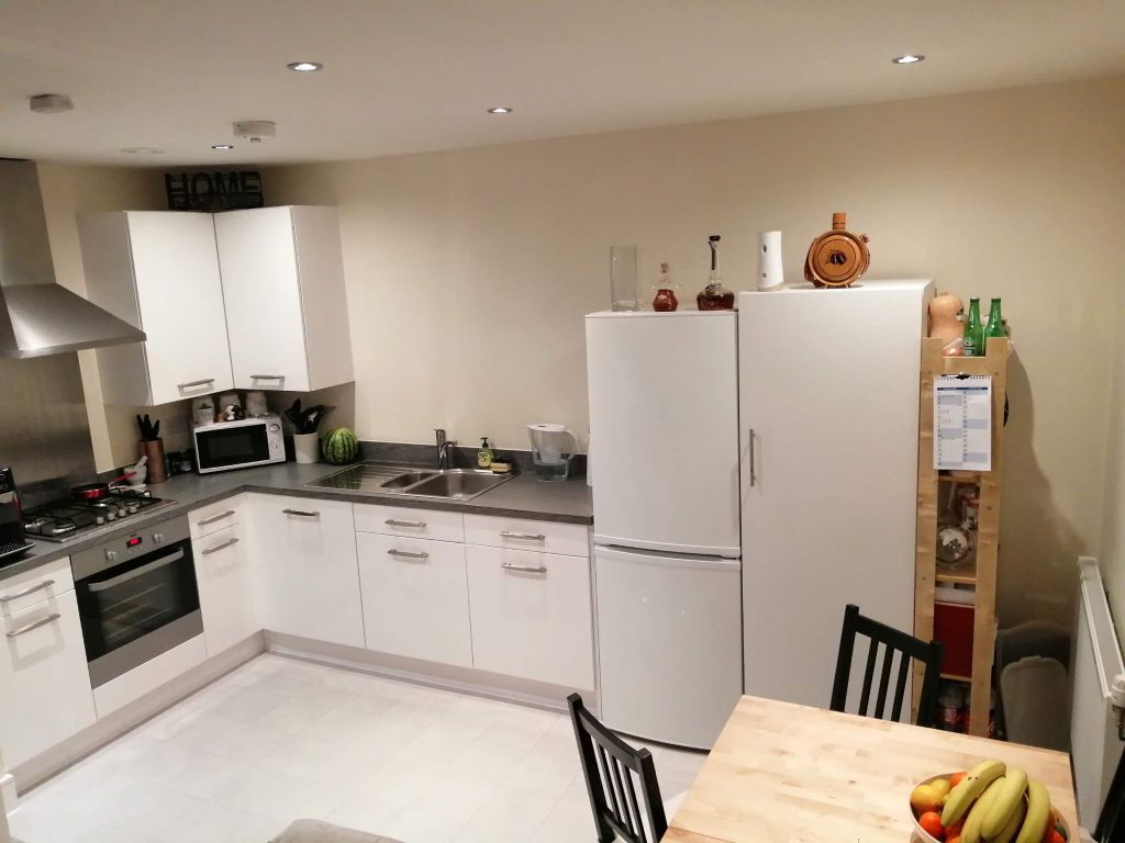 Property photo 3 of 9 Kitchen