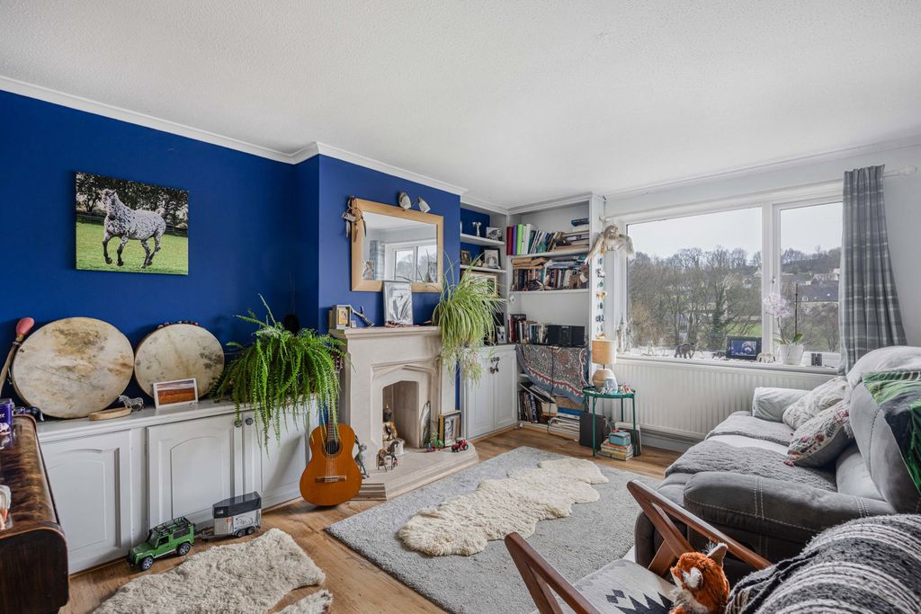 Property photo 3 of 17 16_72103.Jpg