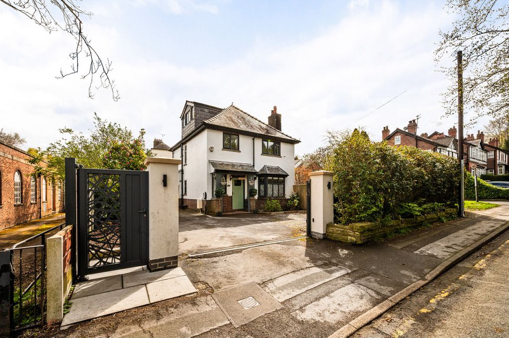 Property photo 1 of 31