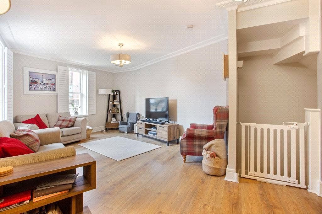 Property photo 2 of 10 Sitting Room