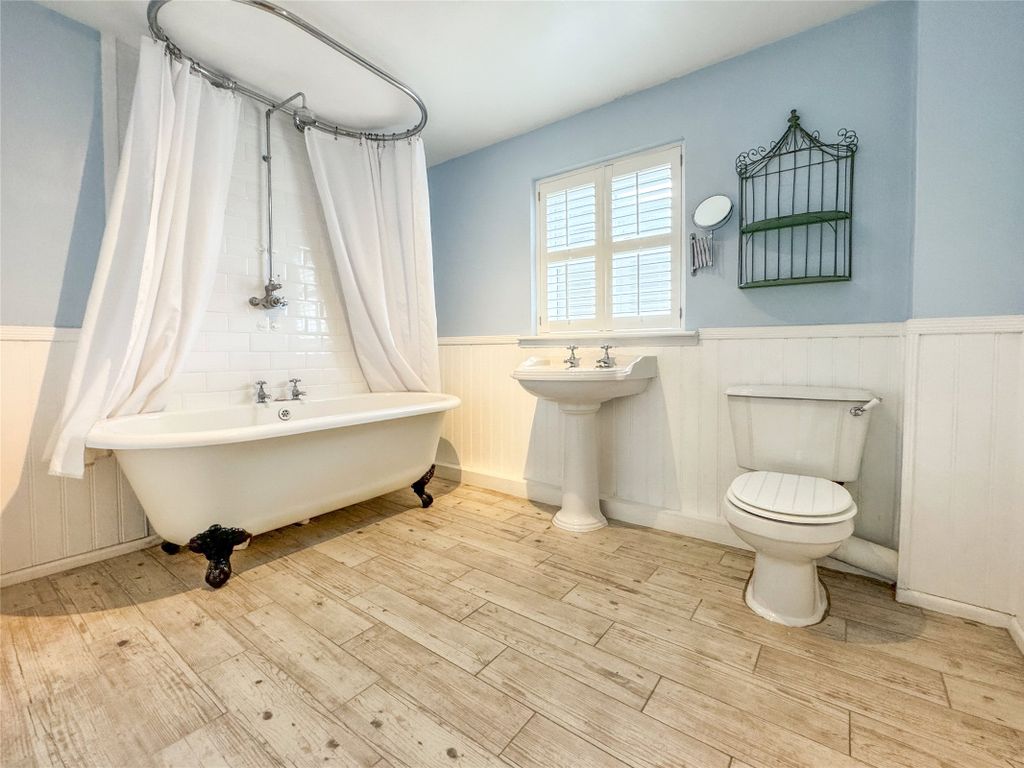 Property photo 3 of 15 Bathroom