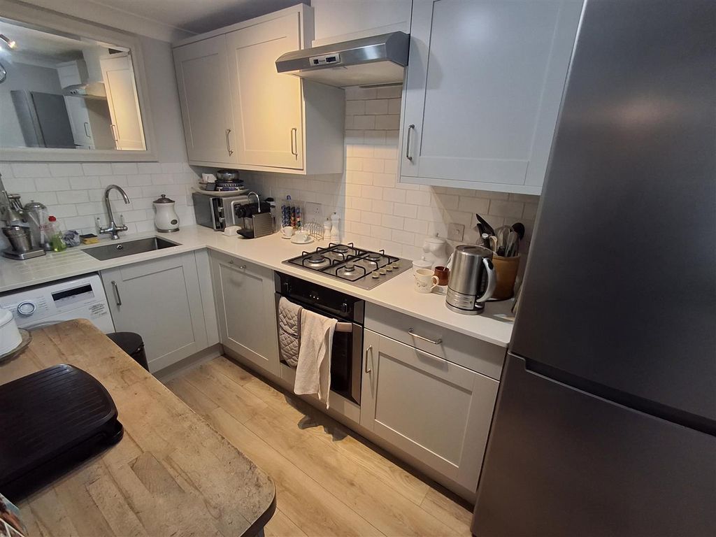 Property photo 3 of 7 Kitchen.Jpg