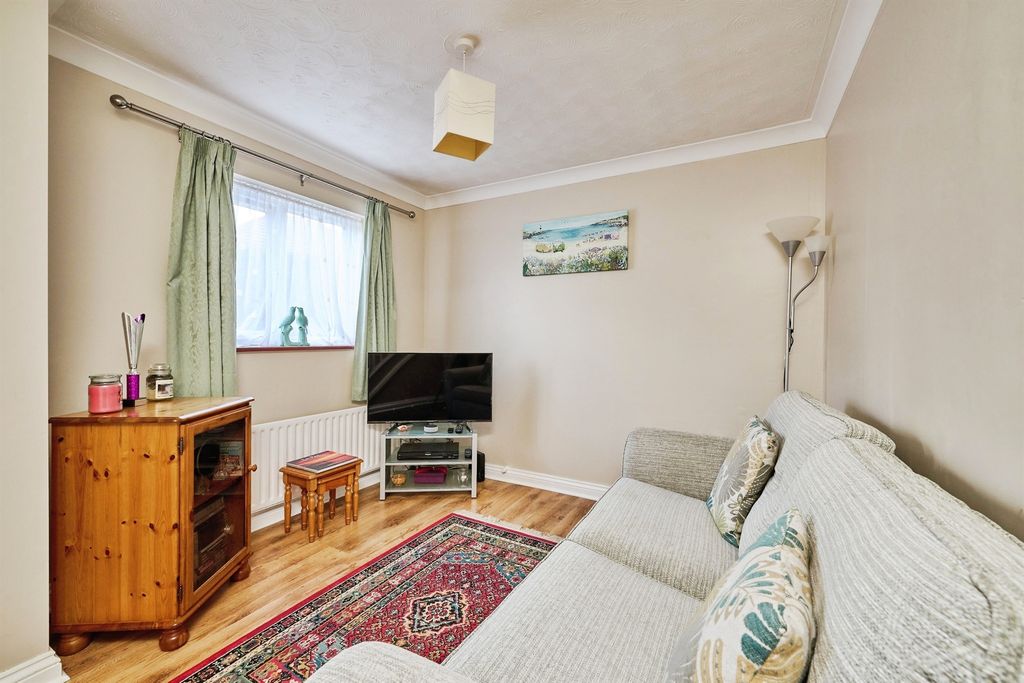 Property photo 3 of 13