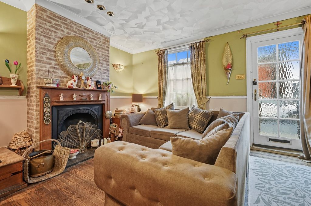 Property photo 3 of 14