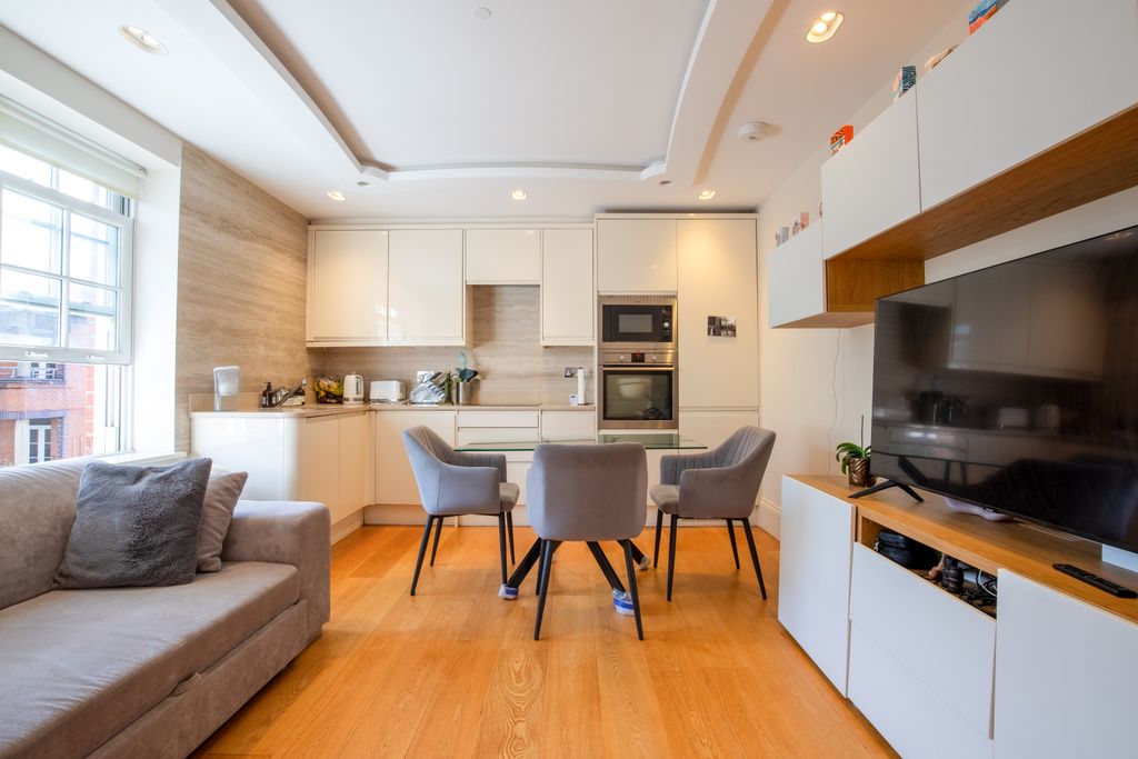 Property photo 3 of 8