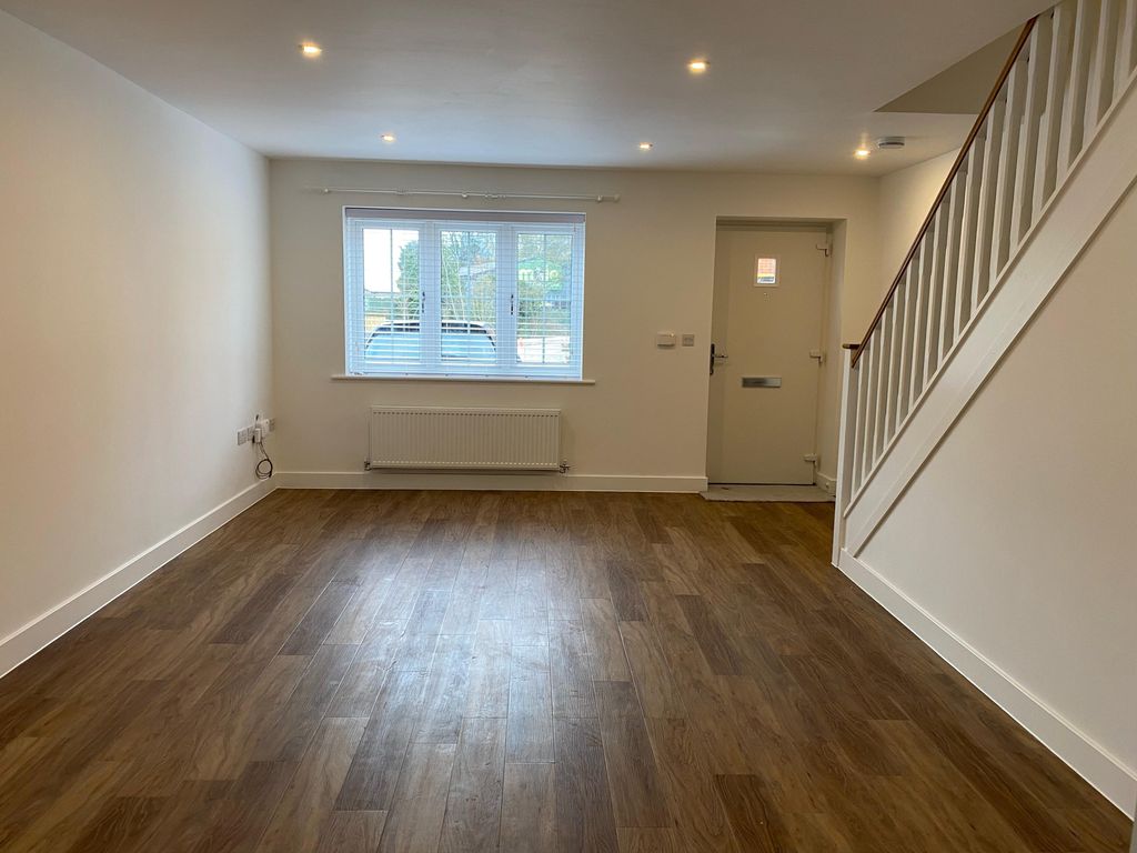 Property photo 2 of 9 Lounge