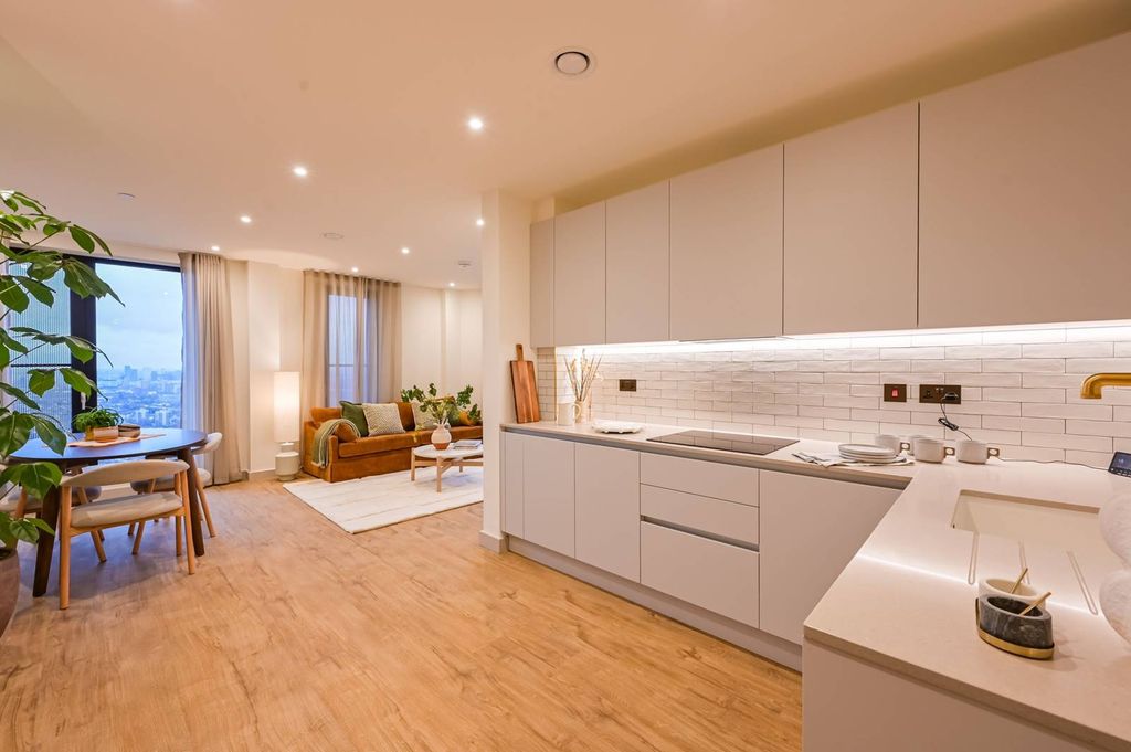 Property photo 2 of 65