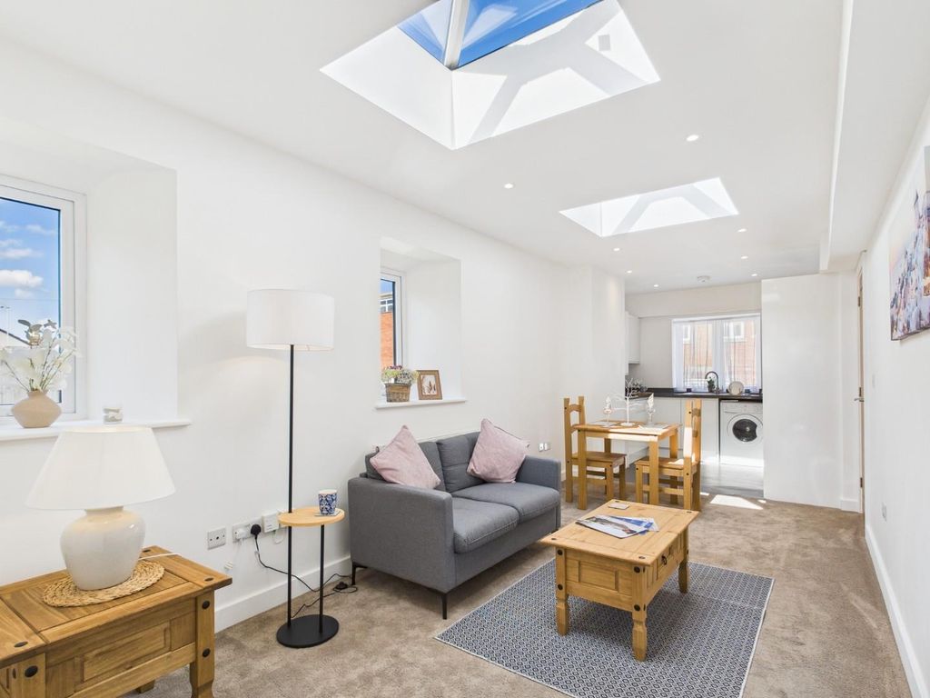 Property photo 2 of 28 Cam01576G0-Pr0321-Still001.Jpg