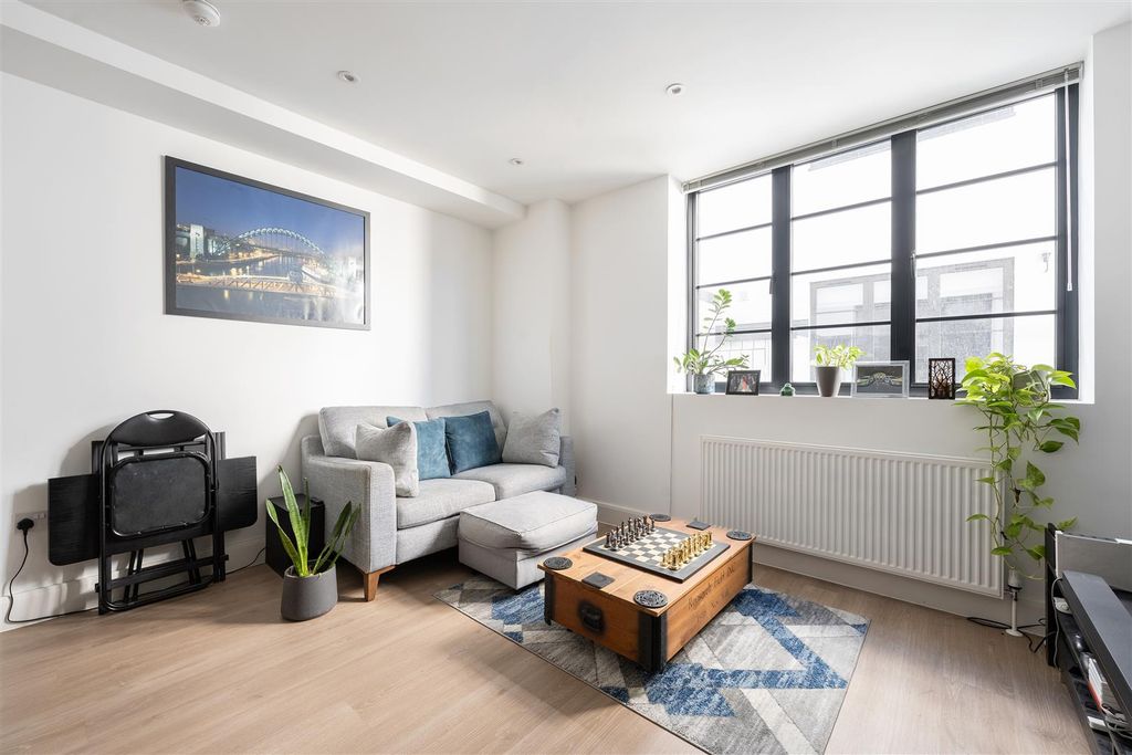 Property photo 3 of 11 214-220, Maybank Road E18