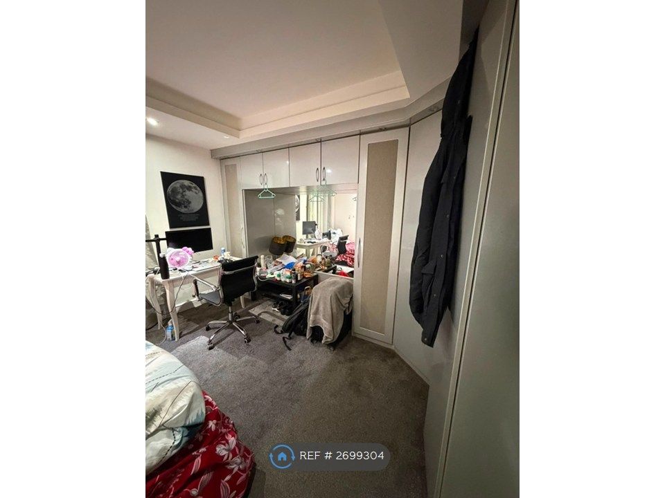 Property photo 2 of 9 Downstairs Double Room