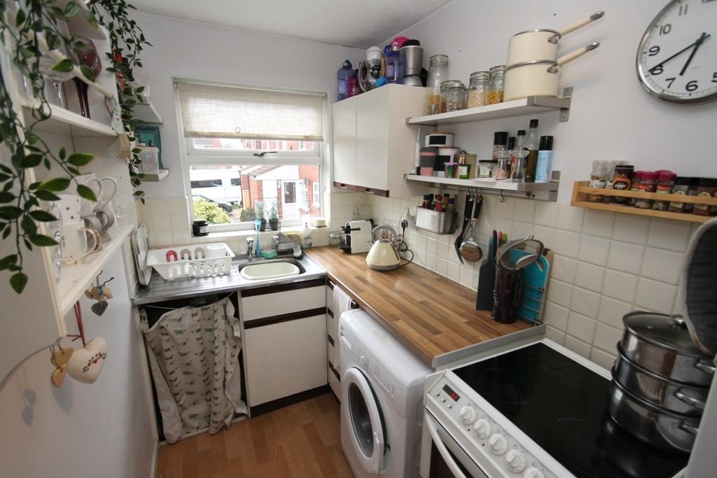 Property photo 3 of 6 Kitchen
