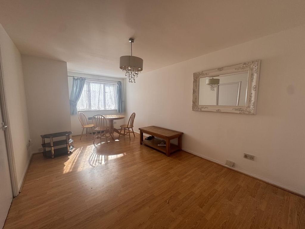 Property photo 1 of 8 Living Room