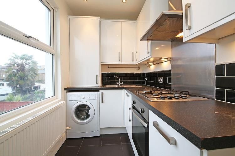 Property photo 3 of 8 Kitchen