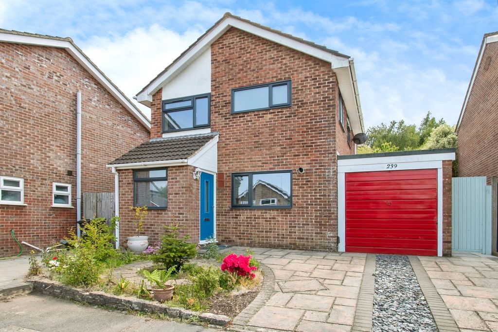 Property photo 1 of 17 Exterior