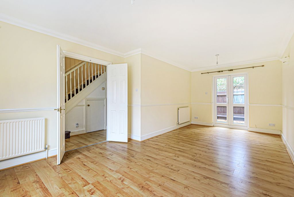 Property photo 2 of 14 Lounge